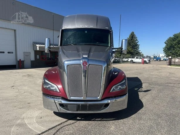 2025 Kenworth T680 in Cheyenne, WY — photo 2