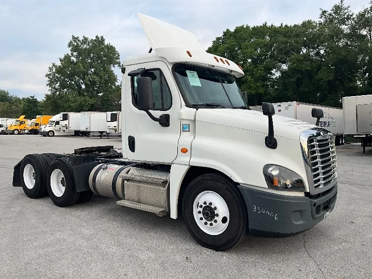 2020 Freightliner Cascadia in Indianapolis, IN