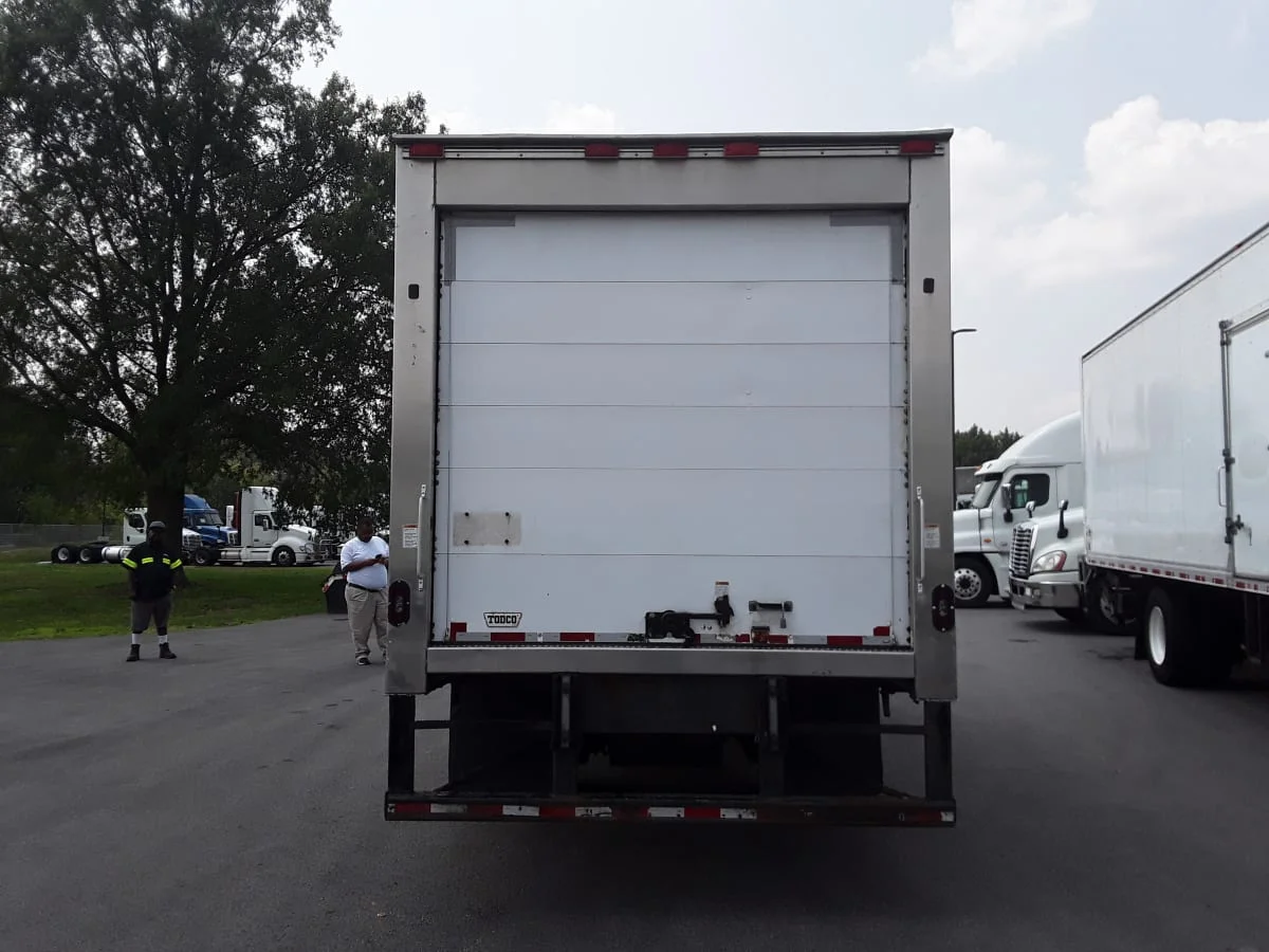 2018 Isuzu NPR - image 5