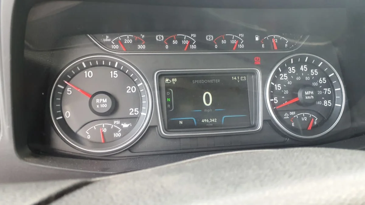 2019 International LT in Bolingbrook, IL — photo 10