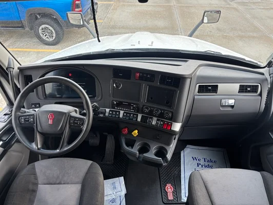 2022 Kenworth T680 in Omaha, NE — photo 3