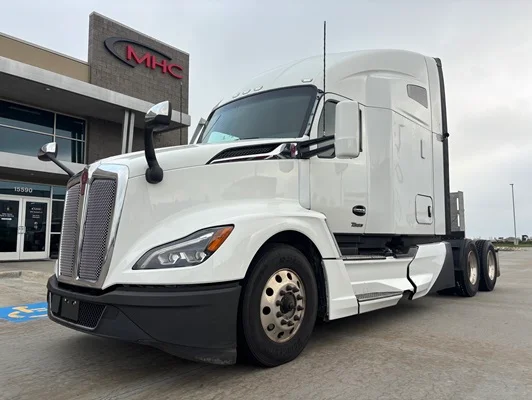 2022 Kenworth T680 in Omaha, NE — photo 2
