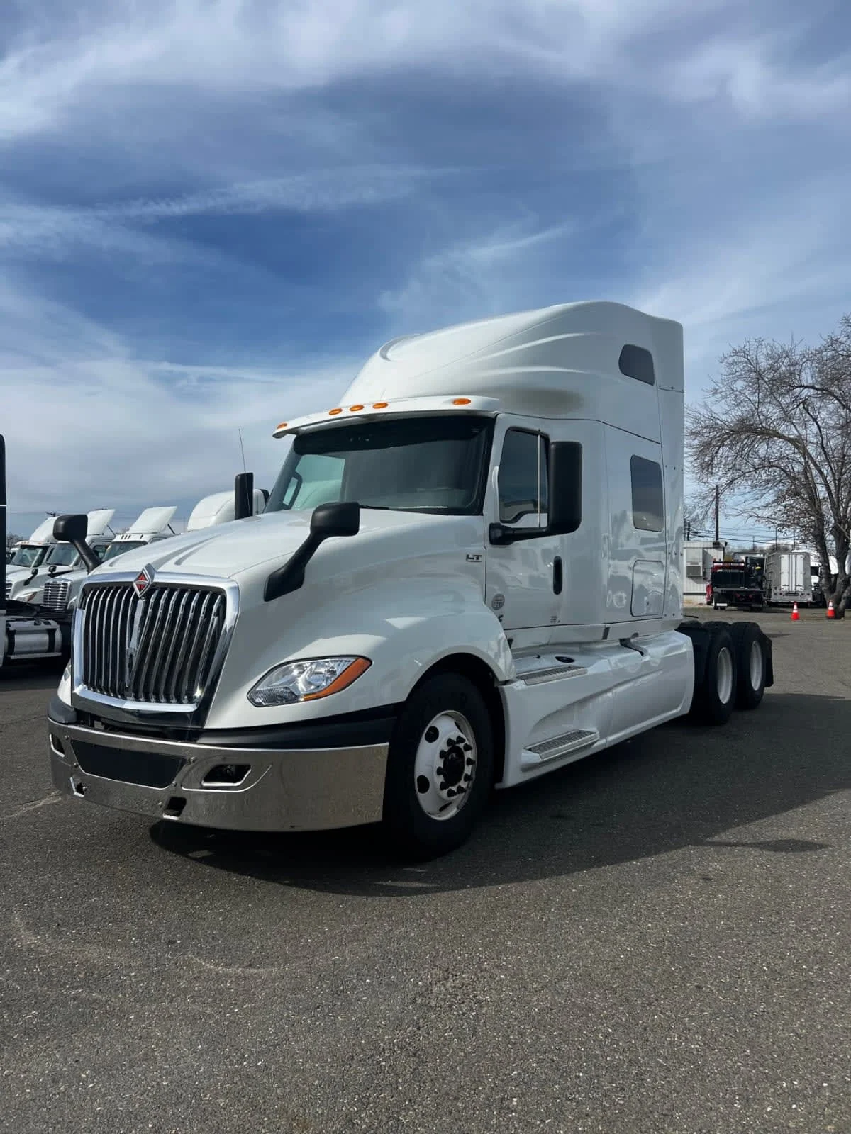 2019 International LT in West Sacramento, CA