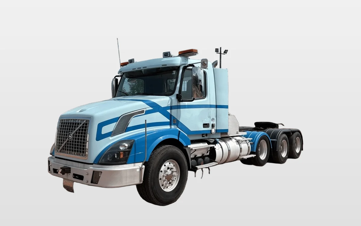 2017 Volvo VNL 860 - image 1