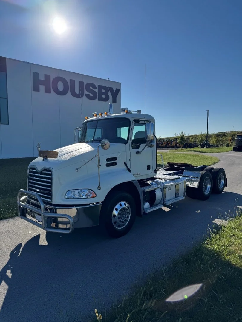 2016 Mack Pinnacle in Ankeny, IA