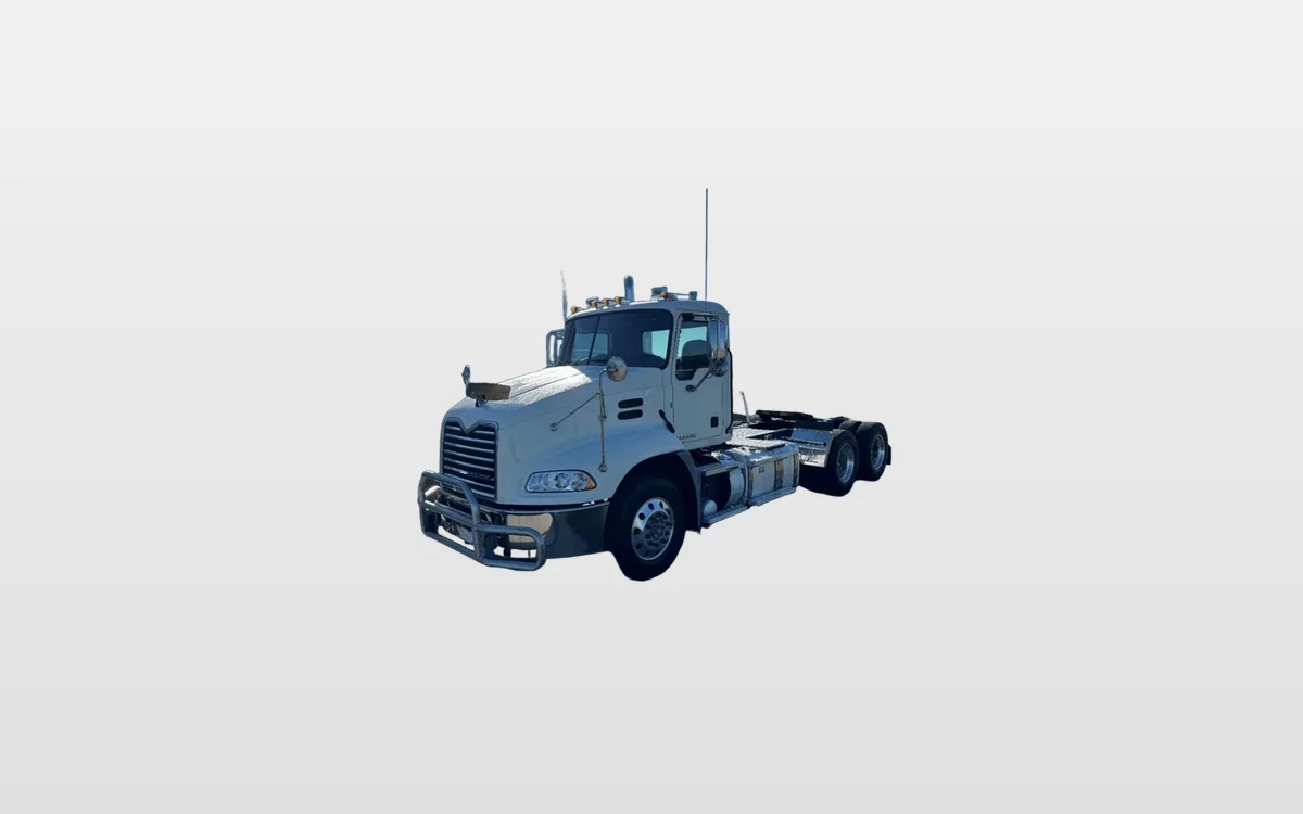 2016 Mack Day Cab - image 1