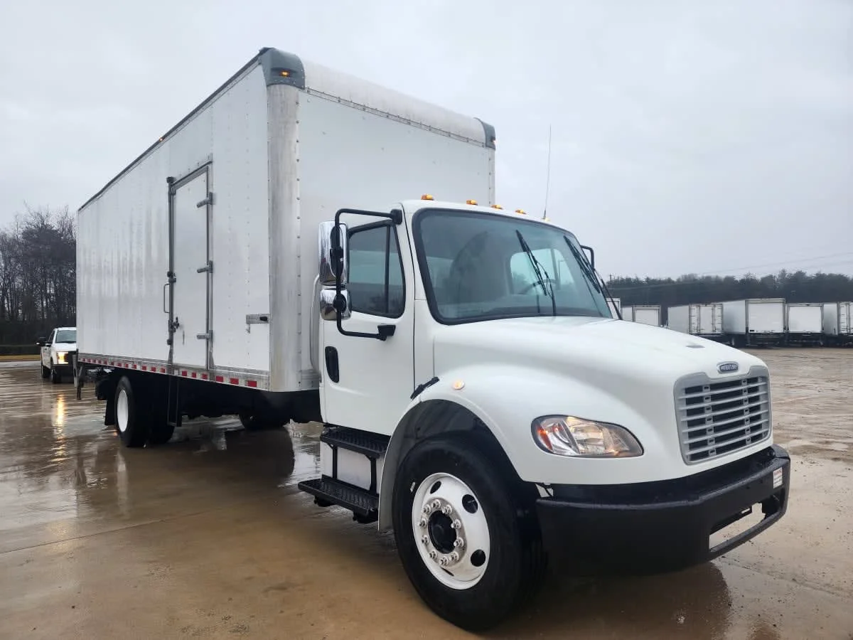 2018 Freightliner M2 106 in Charlotte, NC — photo 3