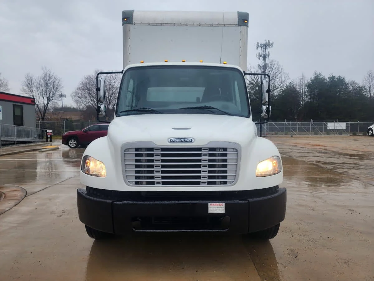 2018 Freightliner M2 106 in Charlotte, NC — photo 2