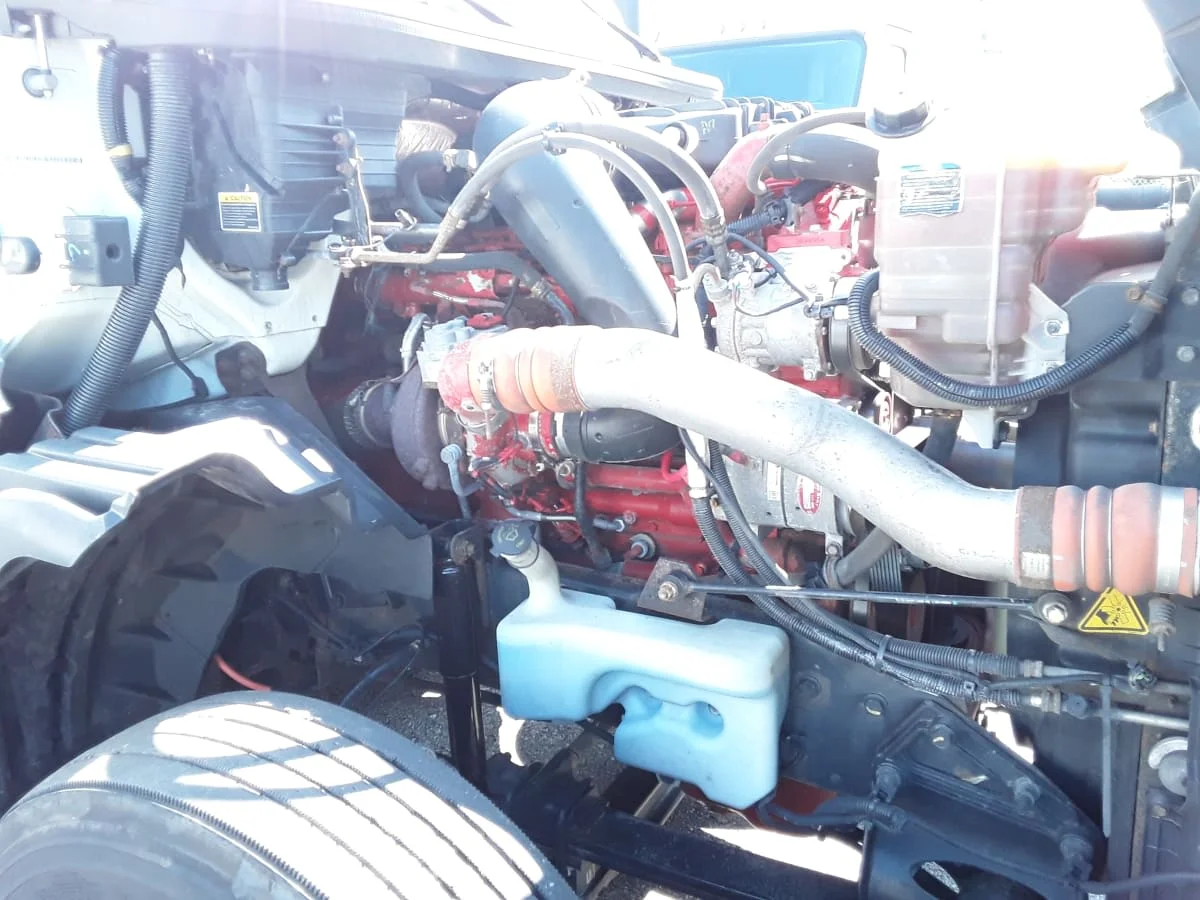 2020 International LT - image 8