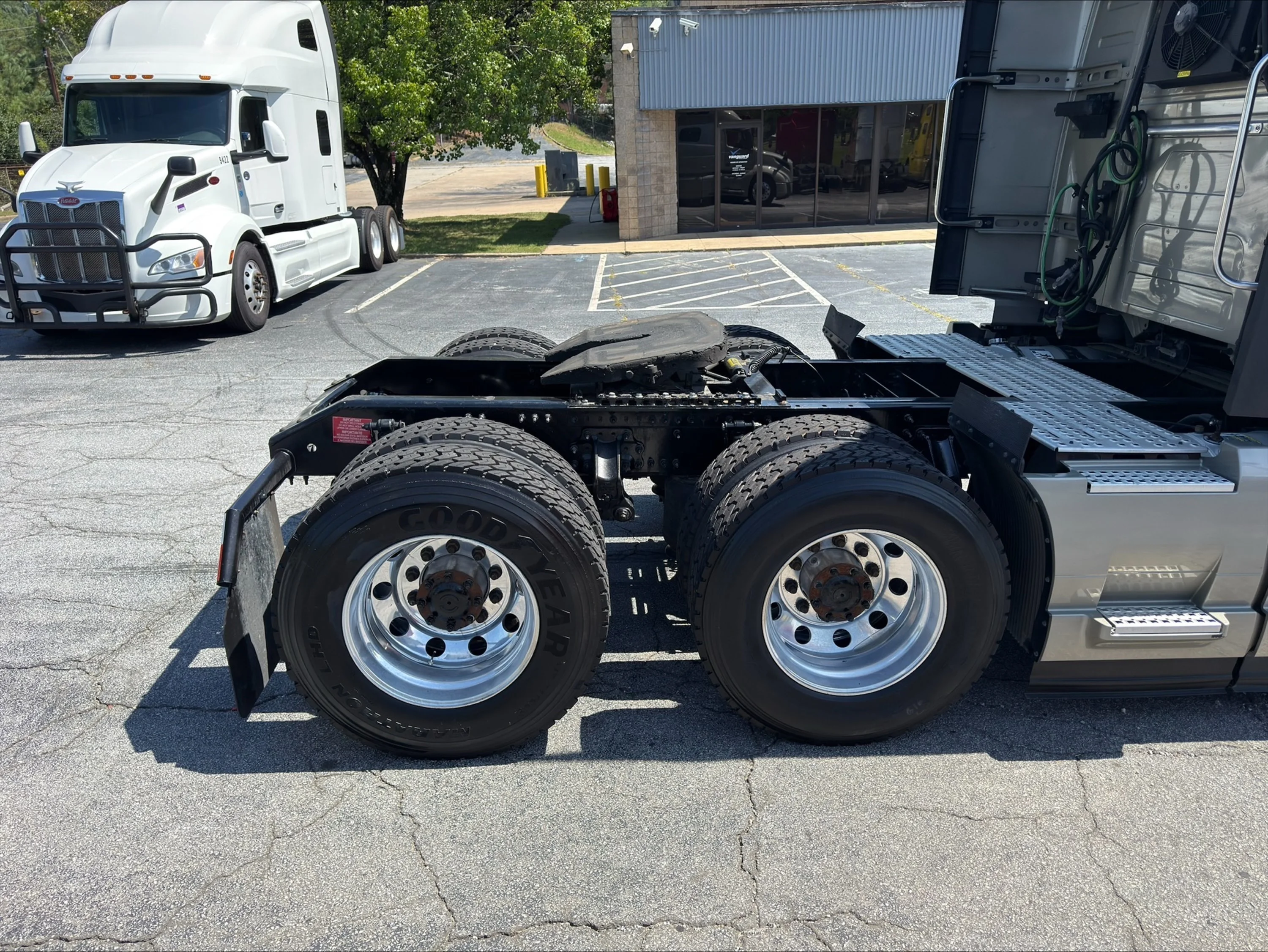 2023 Volvo VNL 760 in Guardian Atlanta — photo 5