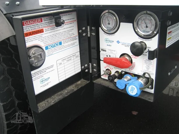 2024 Peterbilt 520 - image 14