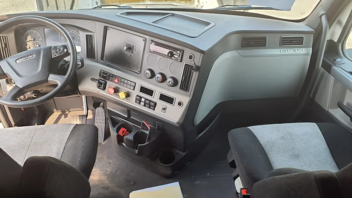 2019 Freightliner Cascadia in Birmingham, AL — photo 7