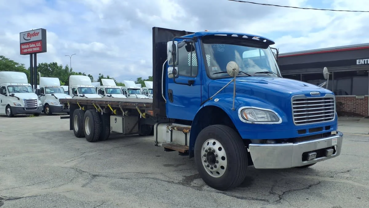 2020 Freightliner M2 106 in Warwick, RI — photo 3
