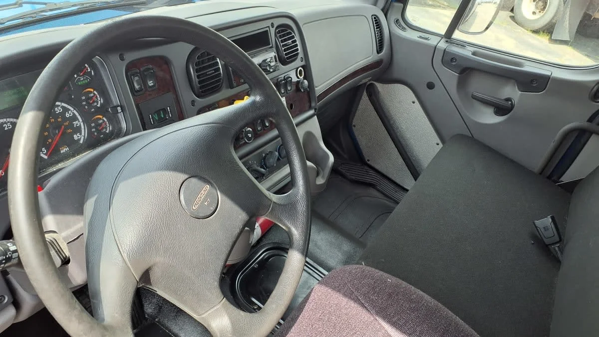 2020 Freightliner M2 106 in Warwick, RI — photo 7