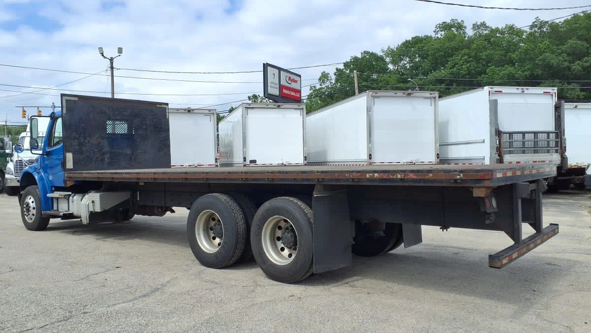 2020 Freightliner M2 106 in Warwick, RI — photo 6