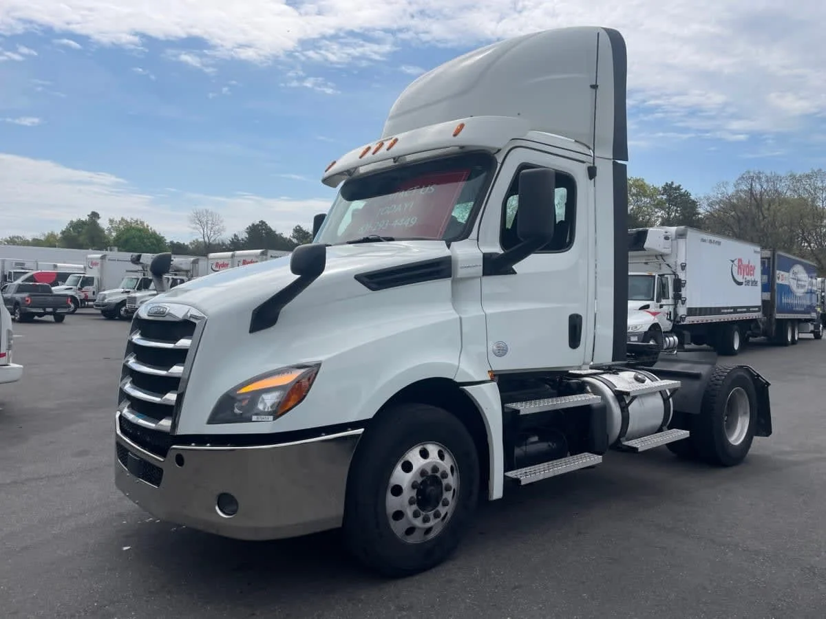 2019 Freightliner Cascadia in Farmingdale, NY