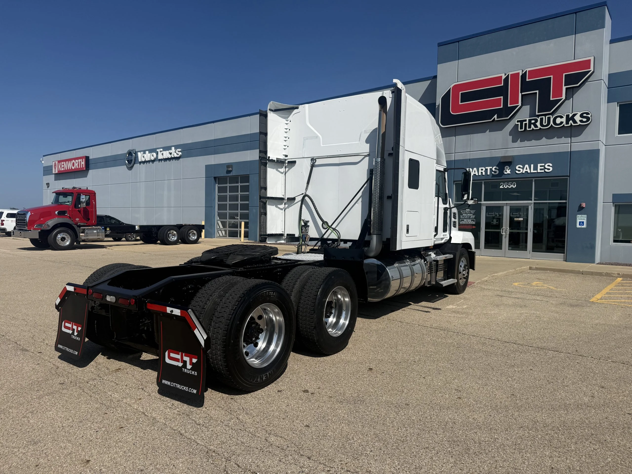 2023 Mack Anthem in Peru, IL — photo 5