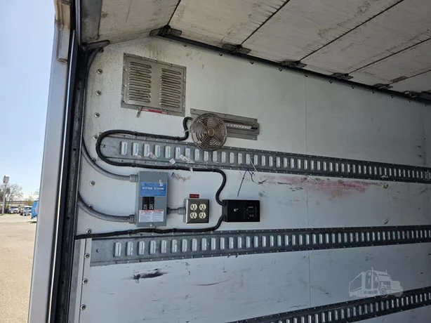 2020 Peterbilt 337 in MS — photo 12