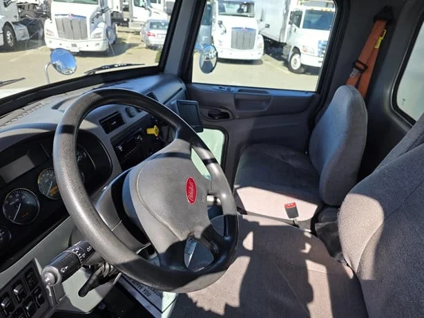 2020 Peterbilt 337 in MS — photo 7