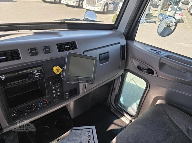 2020 Peterbilt 337 in MS — photo 9