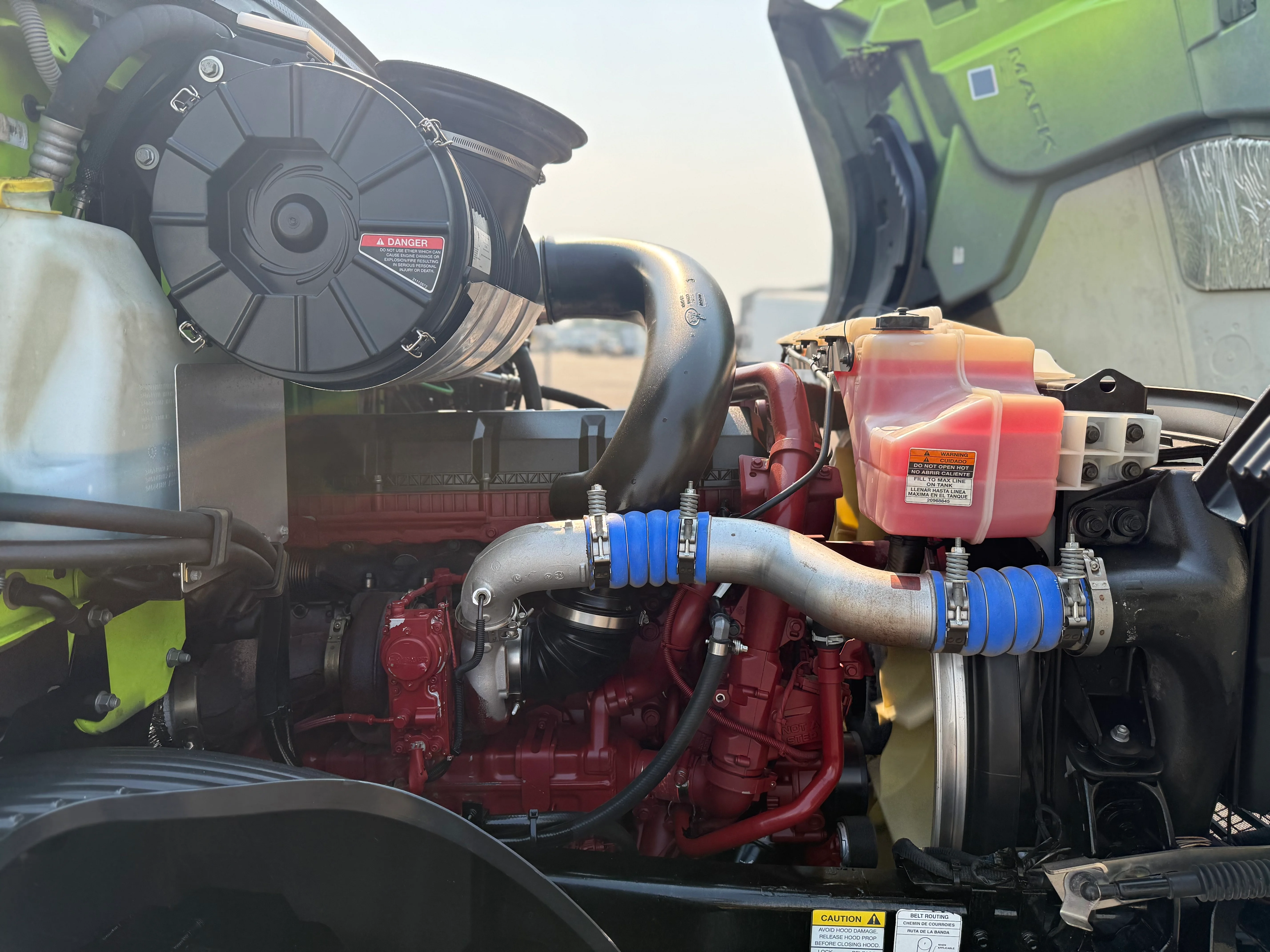 2025 Mack Anthem in Denver, CO — photo 9