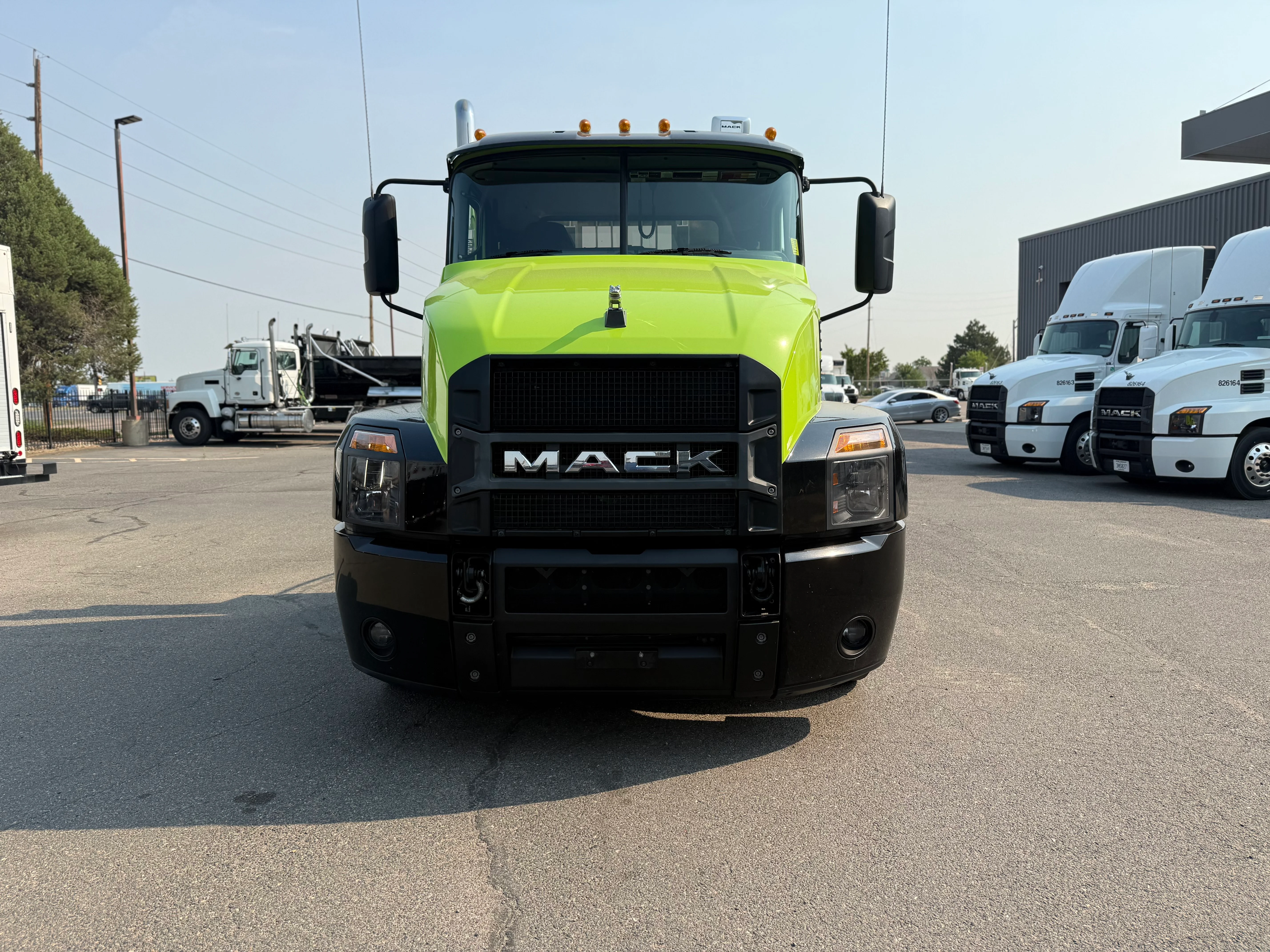 2025 Mack Anthem in Denver, CO — photo 2