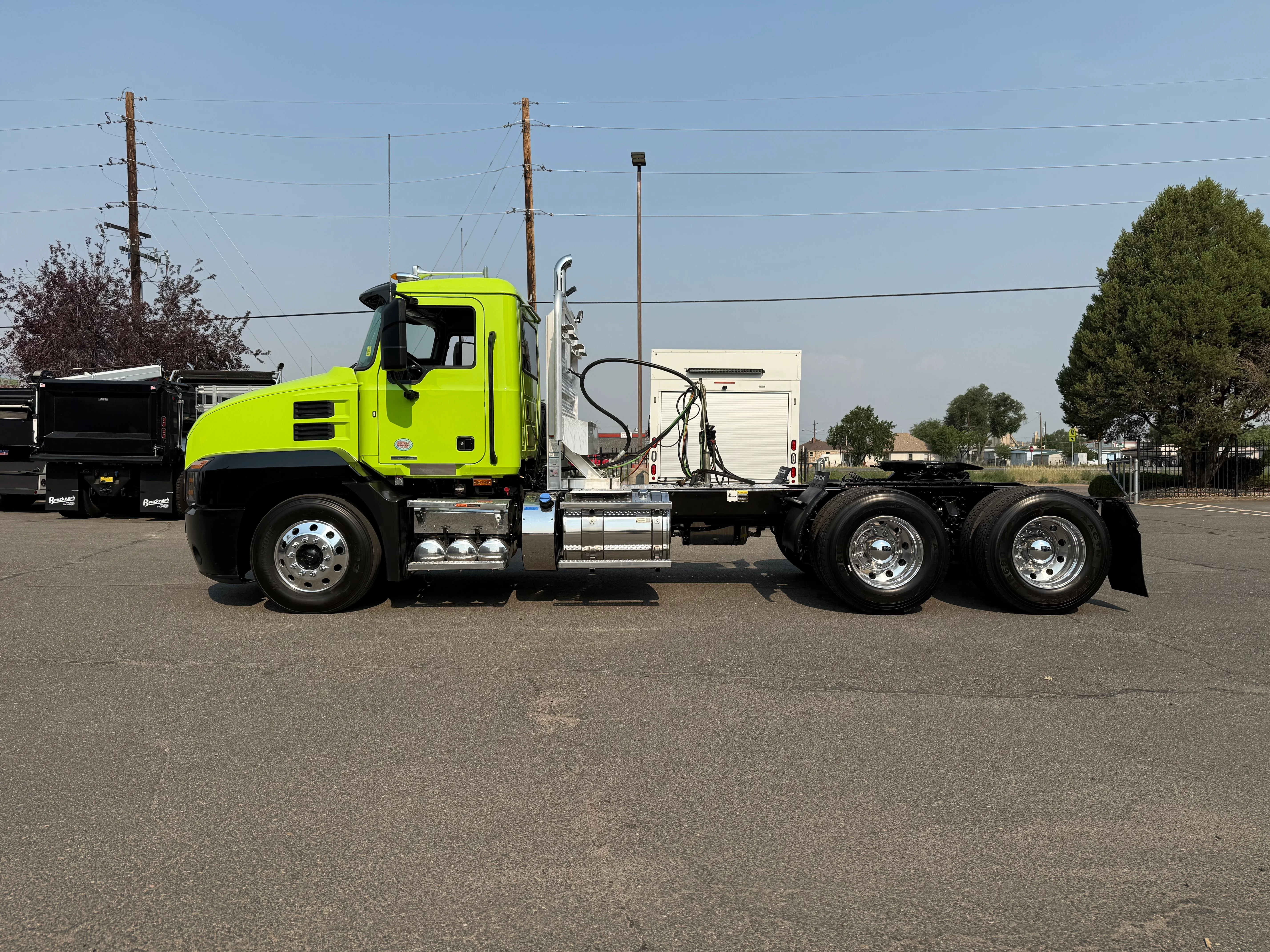 2025 Mack Anthem in Denver, CO — photo 4