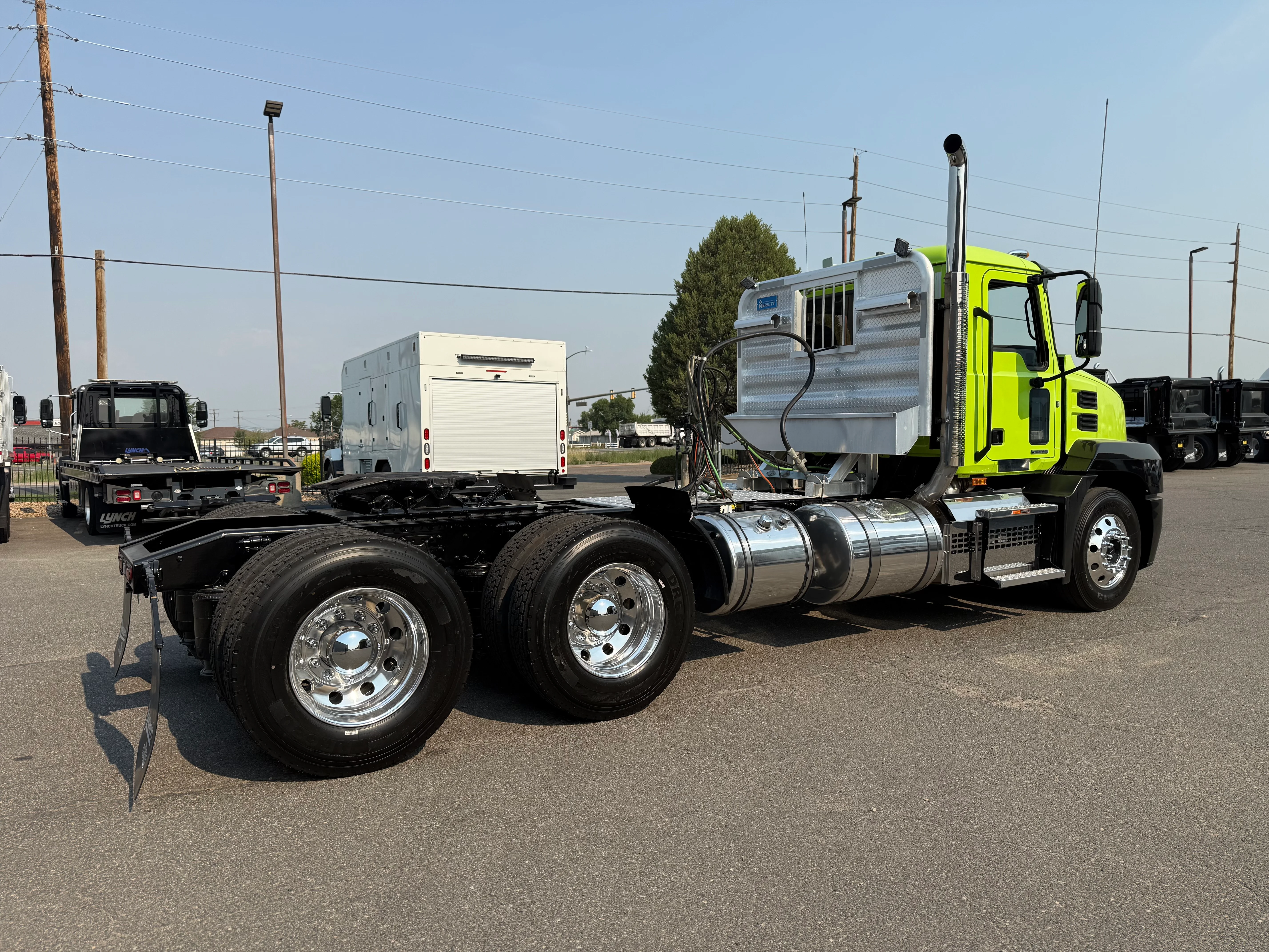 2025 Mack Anthem in Denver, CO — photo 5