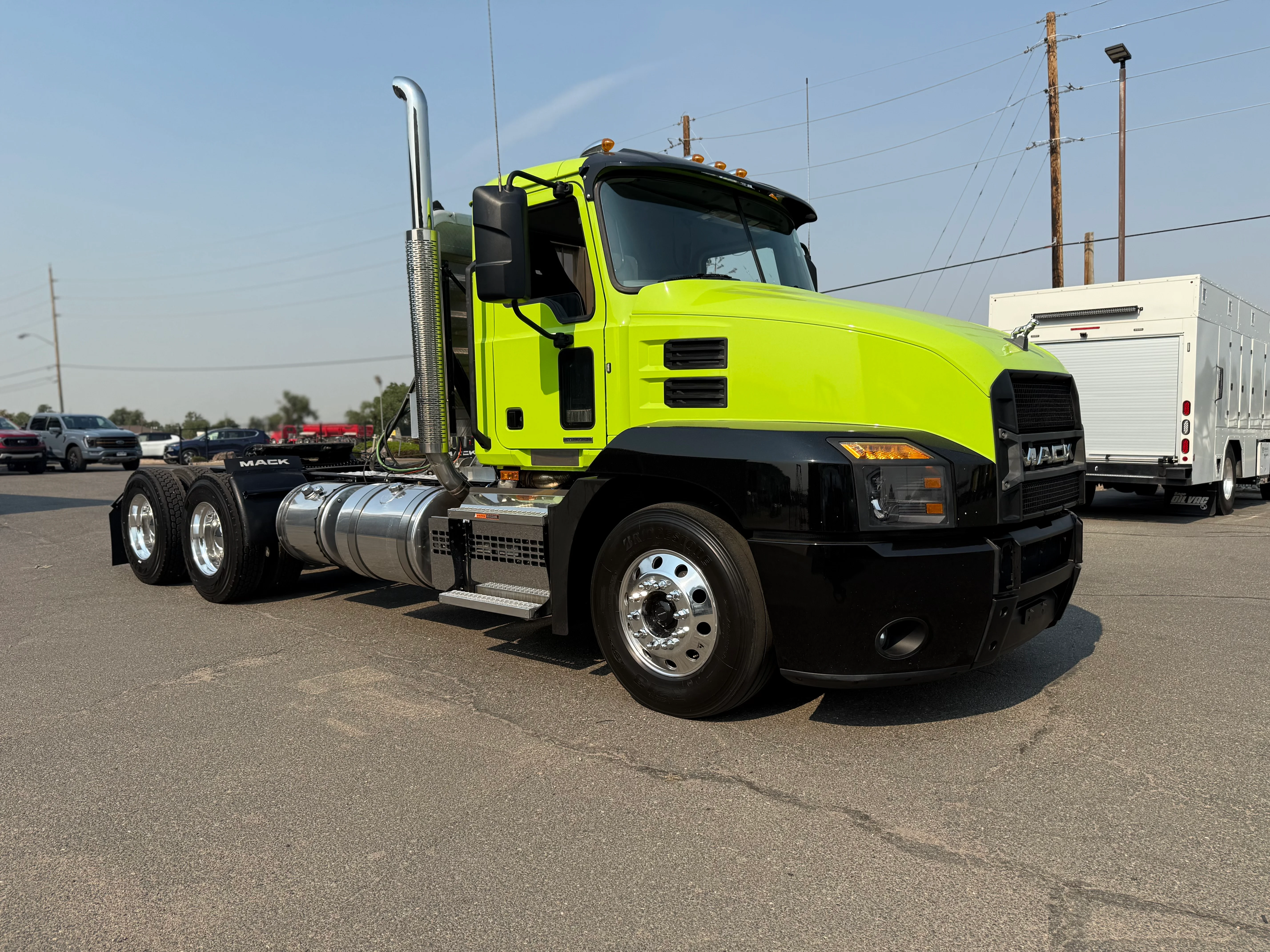 2025 Mack Anthem in Denver, CO — photo 6