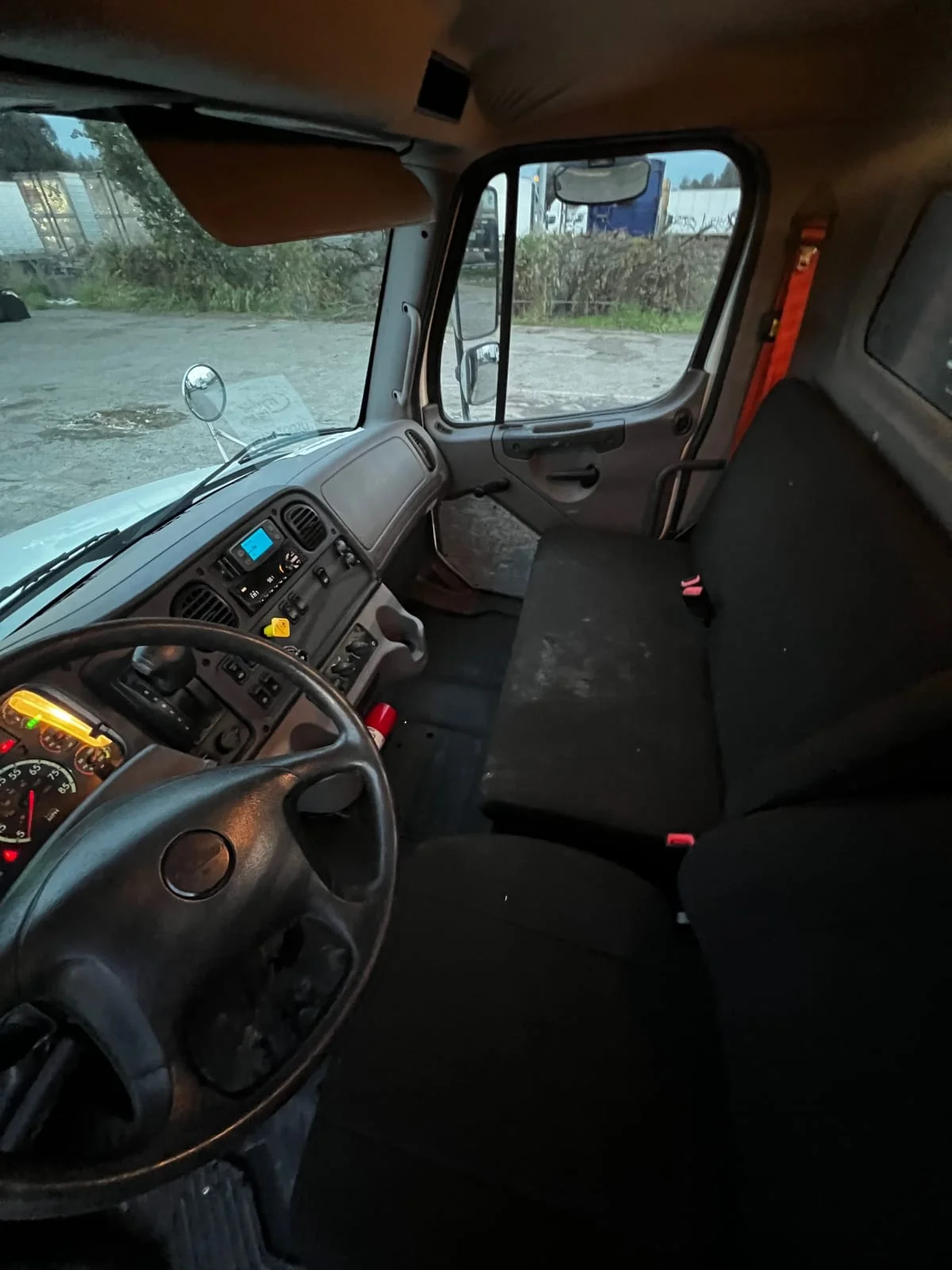 2019 Freightliner M2 106 in West Sacramento, CA — photo 7
