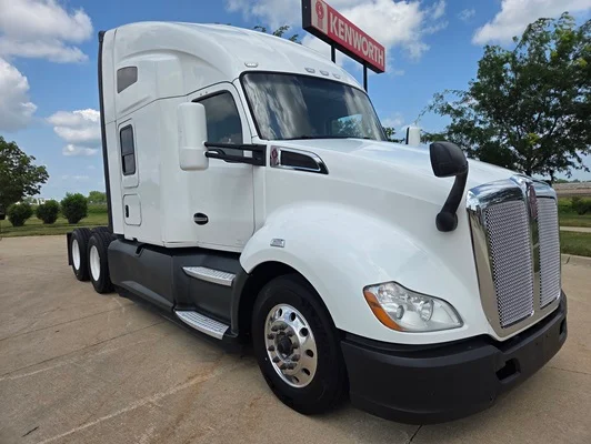2020 Kenworth T680 in Cedar Rapids, IA