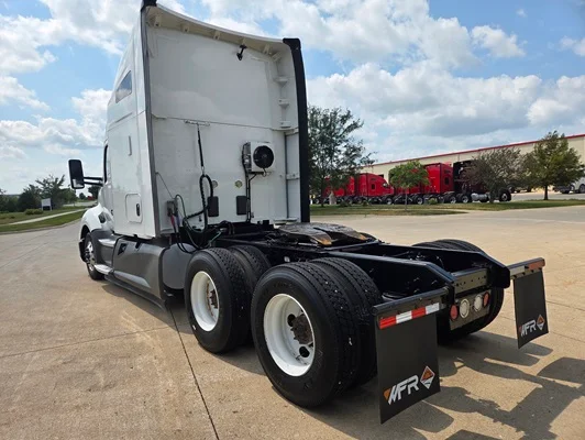 2020 Kenworth T680 in Cedar Rapids, IA — photo 10
