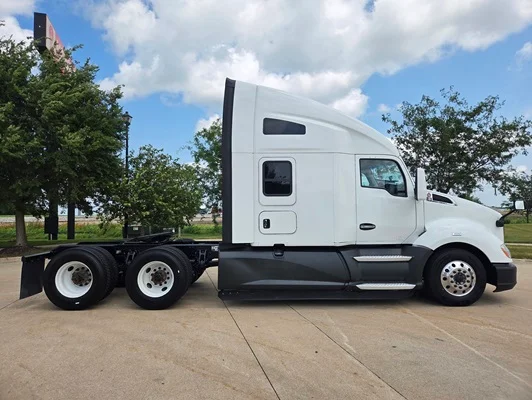 2020 Kenworth T680 in Cedar Rapids, IA — photo 7