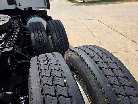2020 Kenworth T680 in Cedar Rapids, IA — photo 13