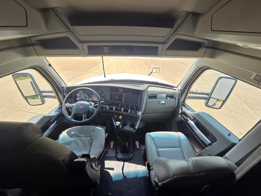 2020 Kenworth T680 in Cedar Rapids, IA — photo 3