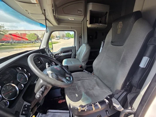 2020 Kenworth T680 in Cedar Rapids, IA — photo 21