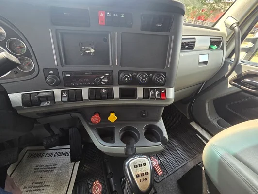 2020 Kenworth T680 in Cedar Rapids, IA — photo 24