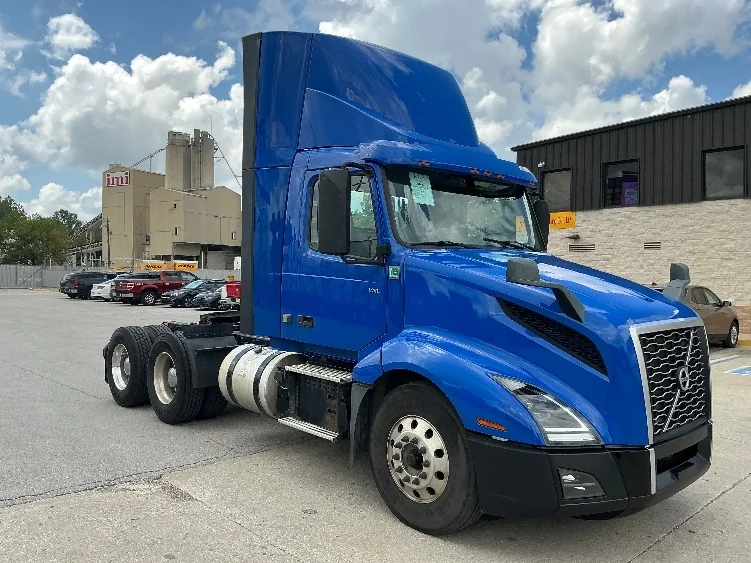 2019 Volvo VNL 300 in Indianapolis, IN