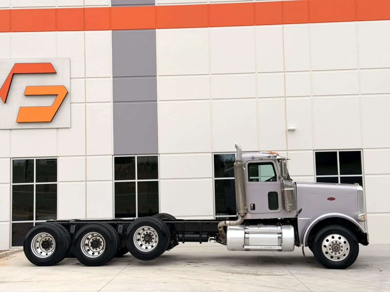 2016 Peterbilt 389 in Greer, SC — photo 3