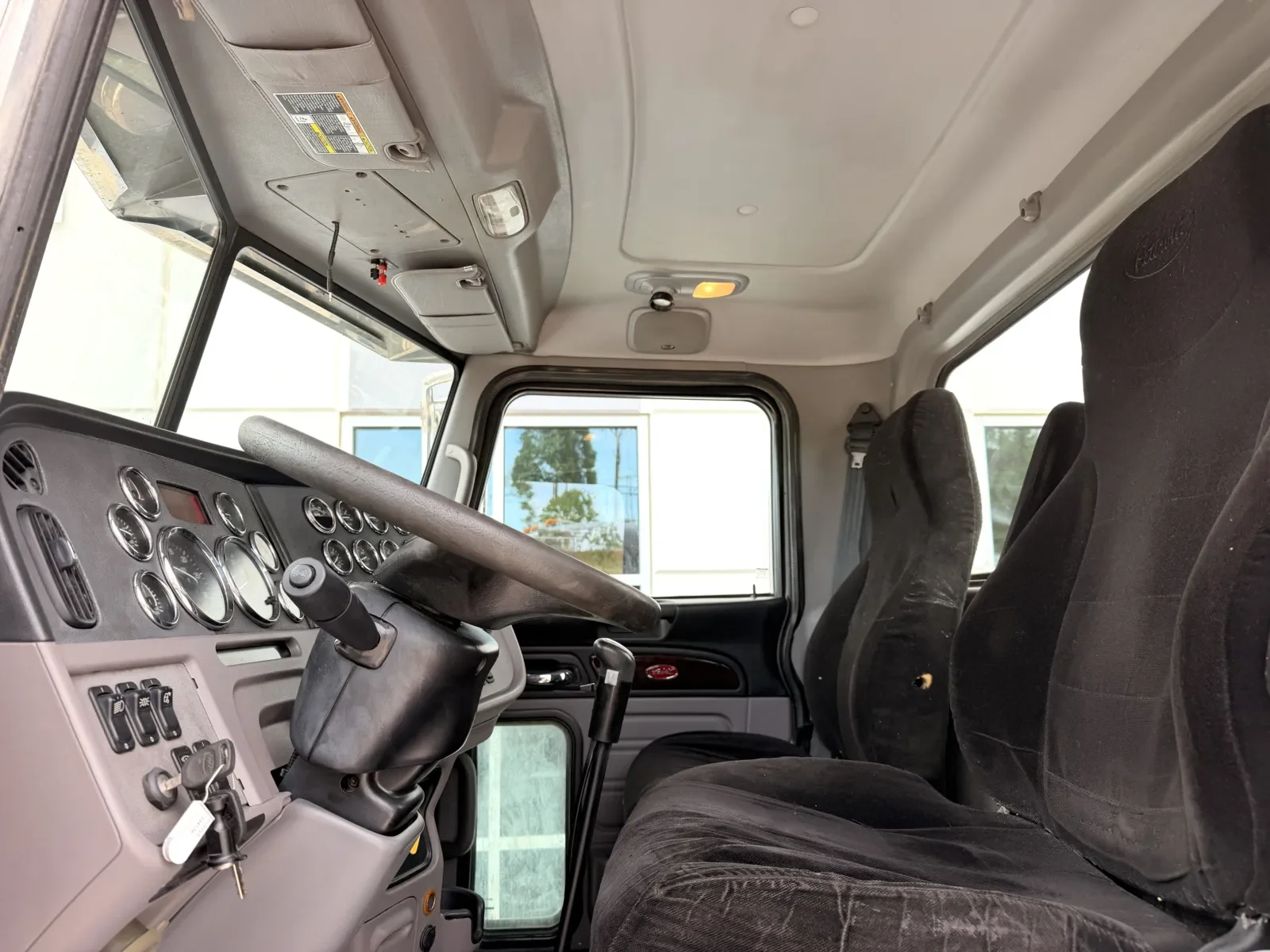2016 Peterbilt 389 in Greer, SC — photo 14