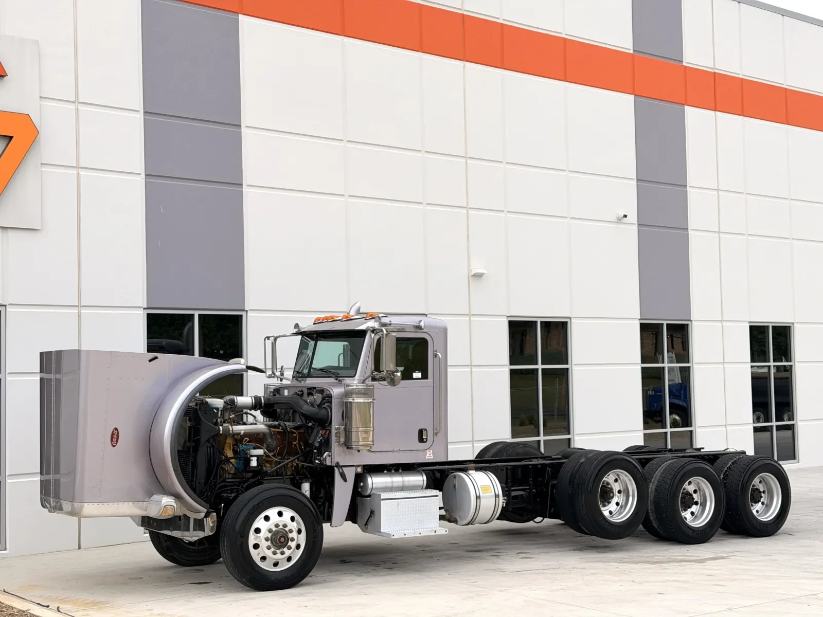 2016 Peterbilt 389 in Greer, SC — photo 10