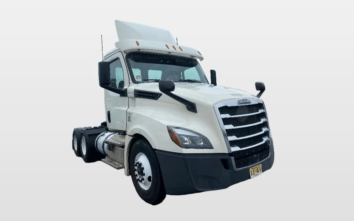 2018 Freightliner Cascadia - image 1