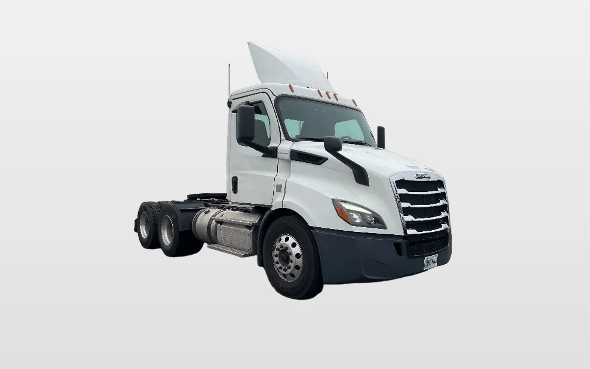 2019 Freightliner Cascadia - image 1