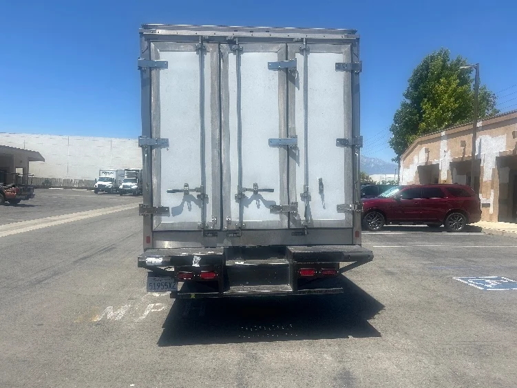 2020 Isuzu NRR in Chino, CA — photo 7