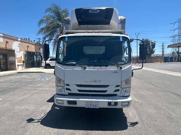 2020 Isuzu NRR in Chino, CA — photo 2