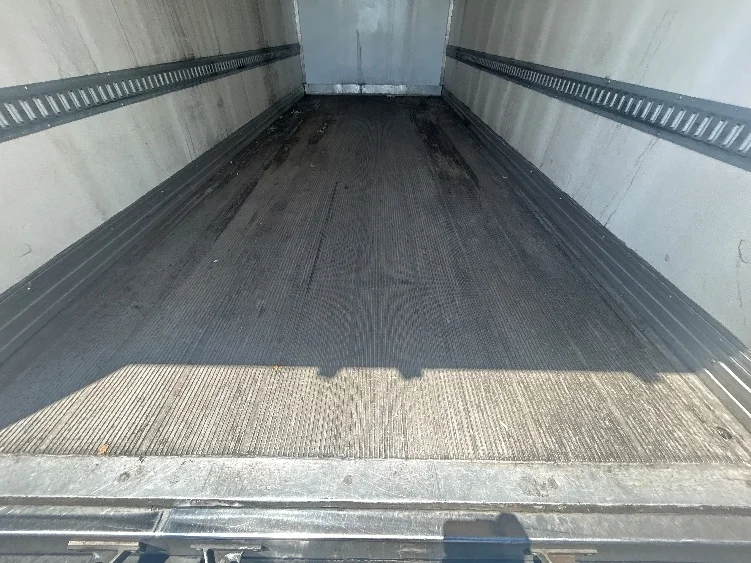 2020 Isuzu NRR in Chino, CA — photo 10