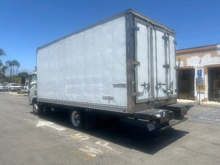 2020 Isuzu NRR in Chino, CA — photo 6