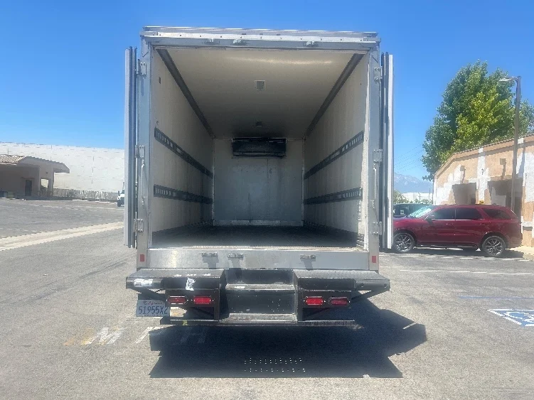 2020 Isuzu NRR in Chino, CA — photo 8
