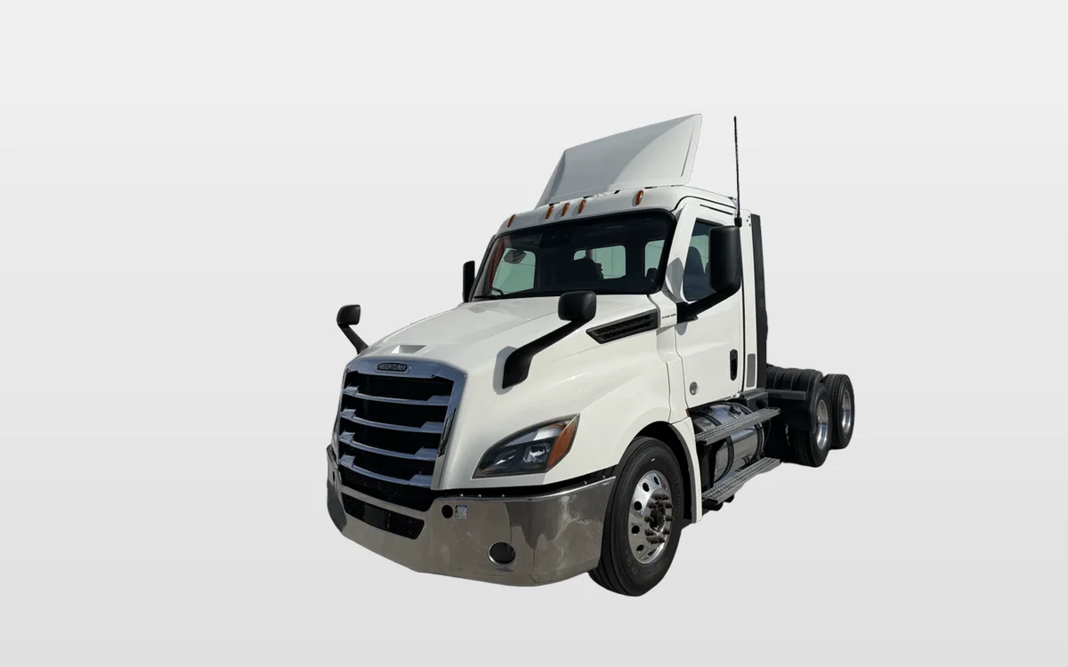 2021 FREIGHTLINER CASCADIA 126 - image 1