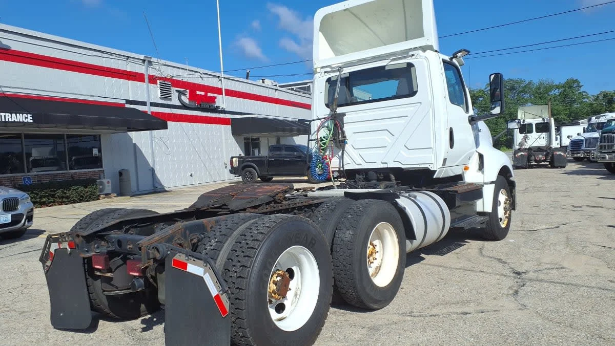 2019 International LT in Warwick, RI — photo 4